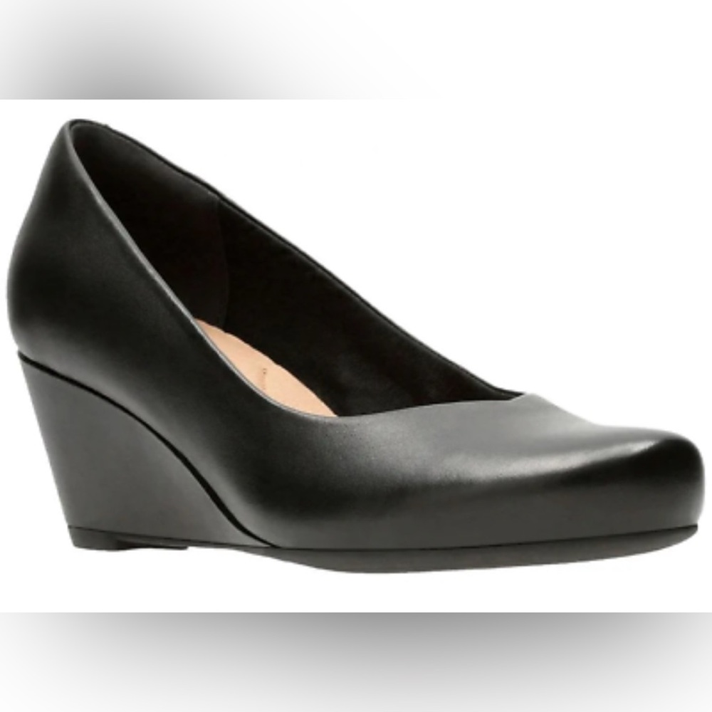 🌟🌼NIB Clarks Women's Flores Tulip Black Leather Elegant Black Wedge Pumps